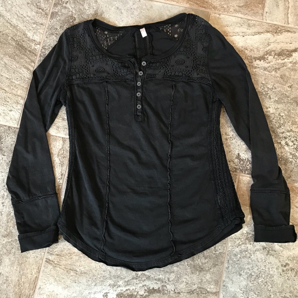 *Sold* Free People Gold Coast Crochet Henley Top - Picture 3 of 8